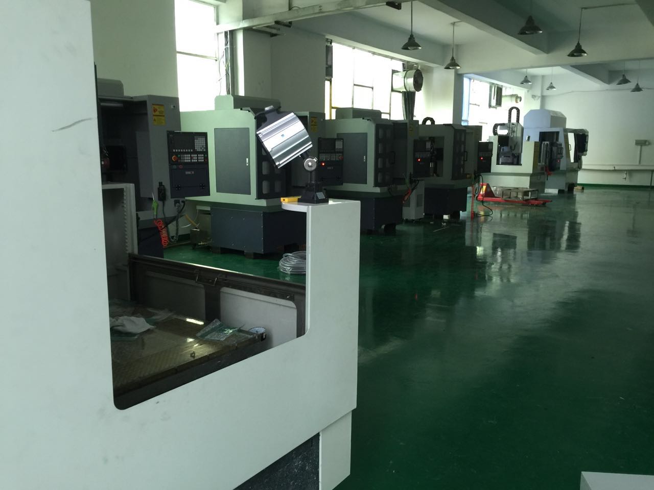 深圳精雕   CNC新車間加工樓已建好！ 產(chǎn)量預(yù)達(dá)到季度100臺(tái)
